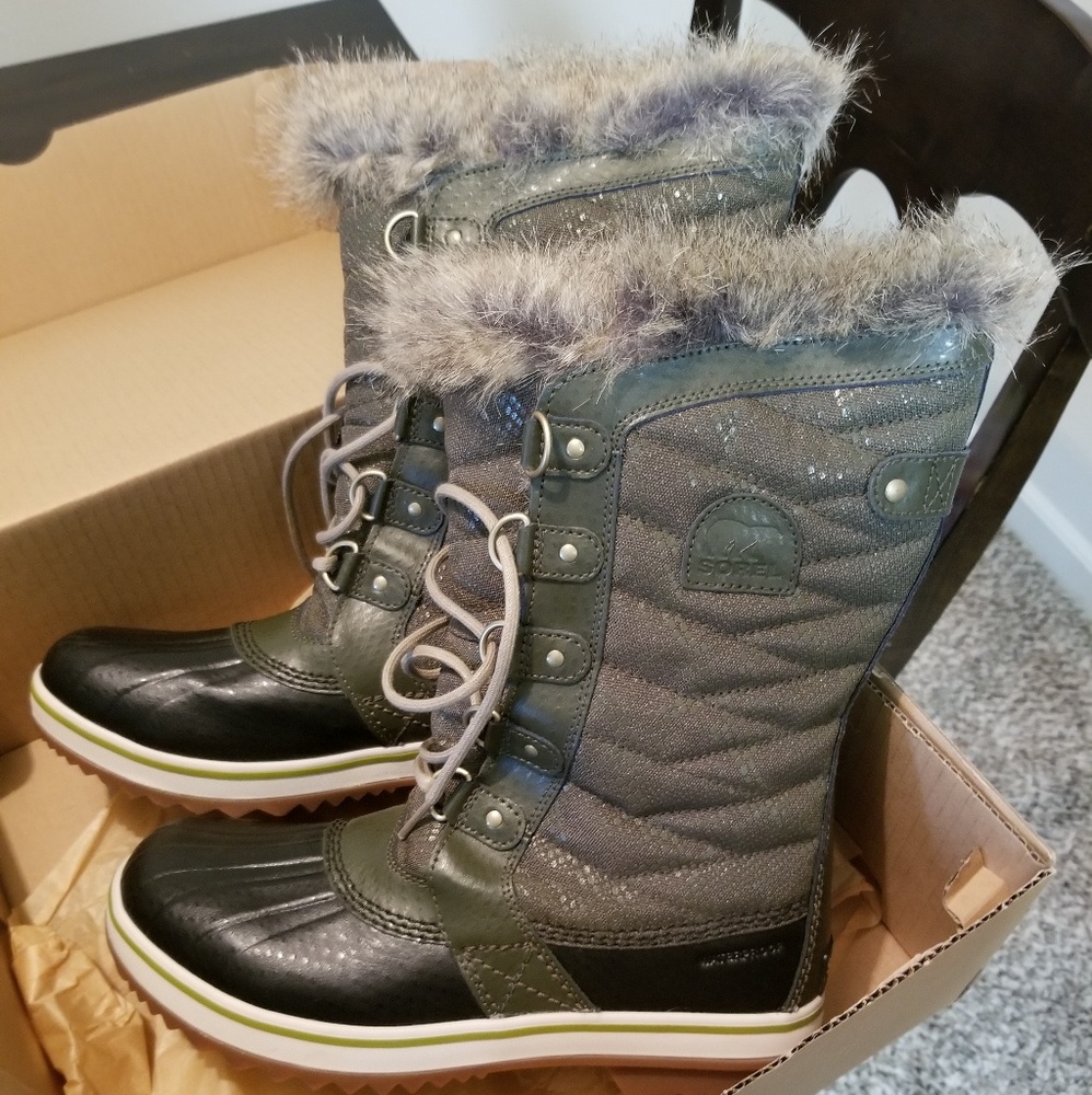 Sorel Youth Tofino II Boots size 7